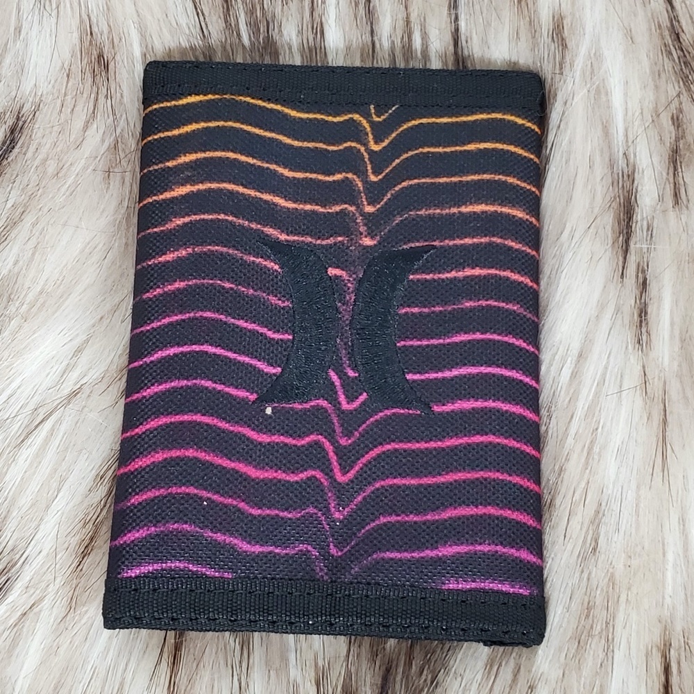 Hurley Honor Roll Wavy Line Tri Fold Wallet